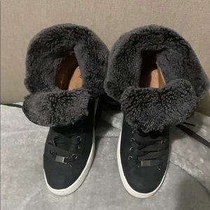 UGG SNEAKERS